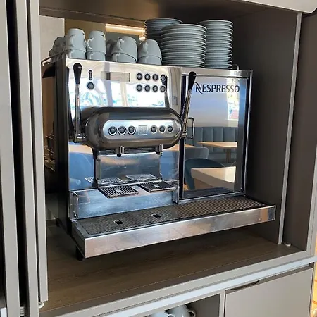 Ambra - The Only Lakeside In Szálloda 3*