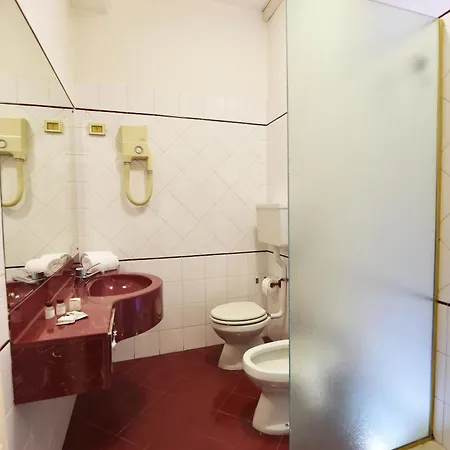 Ambra - The Only Lakeside In Szálloda 3*