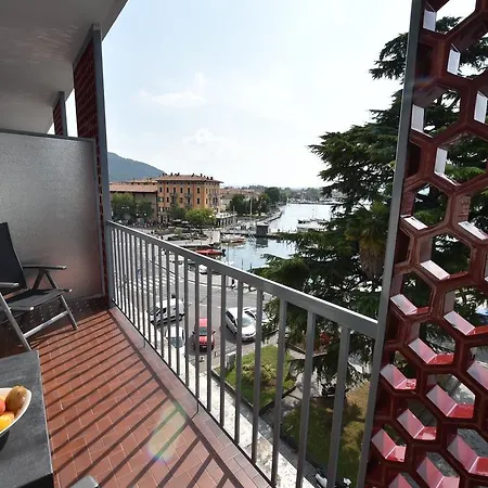 Ambra - The Only Lakeside In