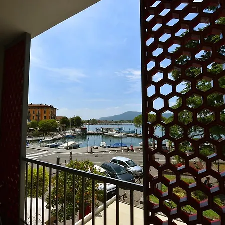 Ambra - The Only Lakeside In Hotel 3*