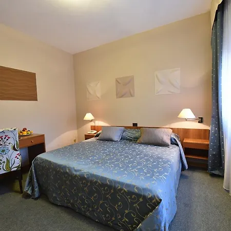 Ambra - The Only Lakeside In Szálloda