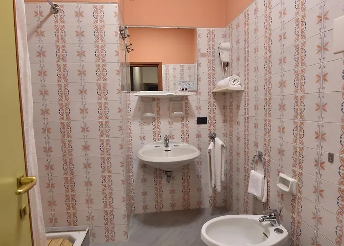 Ambra - The Only Lakeside In Hotel