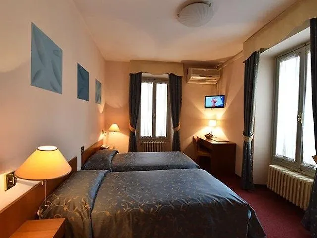 Ambra - The Only Lakeside In Hotel