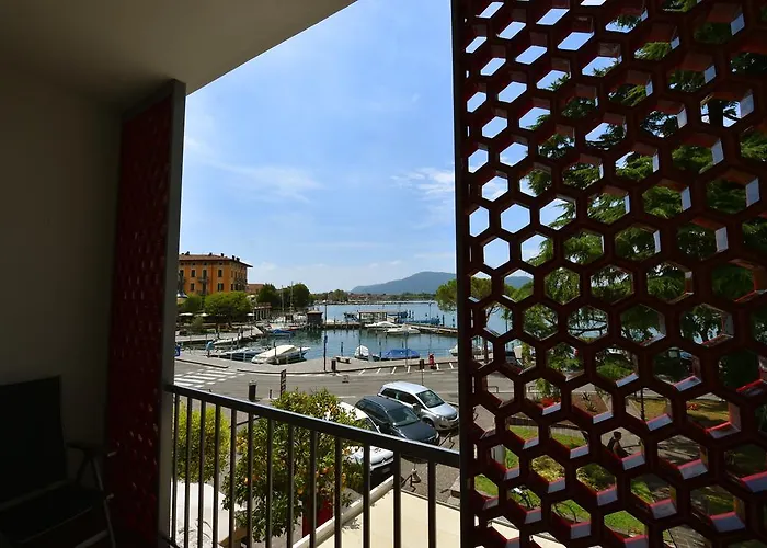 Ambra - The Only Lakeside In Hotel 3*